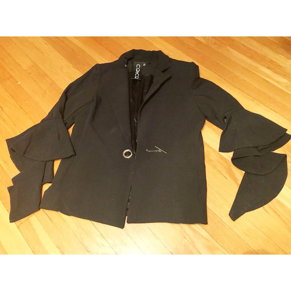 Fun ruffle sleeve blazer